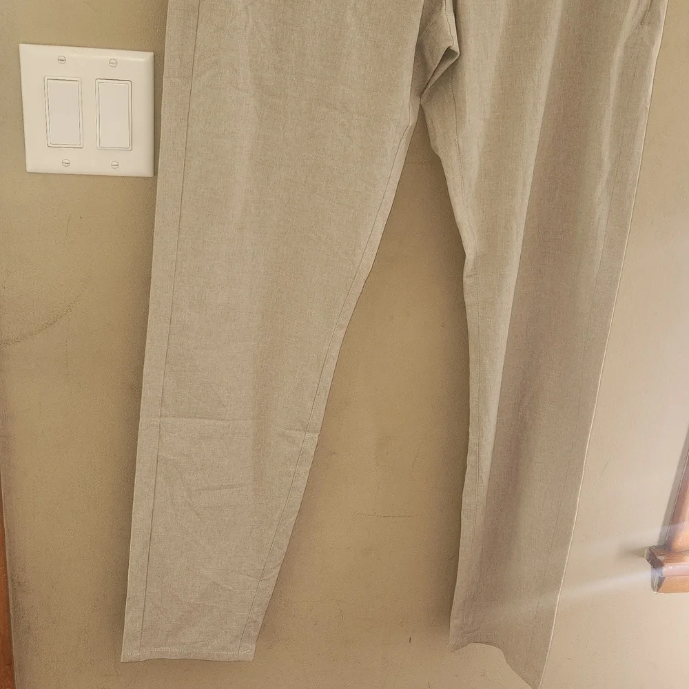 Nwt- Vuori Aim Pant Khaki Pants Size 30